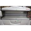Image 2 : LUXURA X3 II LAYDOWN TANNING BED