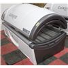 Image 2 : LUXURA X3 II LAYDOWN TANNING BED
