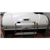 Image 4 : LUXURA X3 II LAYDOWN TANNING BED