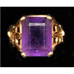 10K YELLOW GOLD AND AMETHYST RING