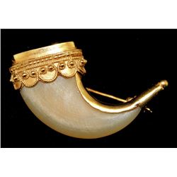ASIAN YELLOW GOLD & CLAW BROOCH