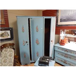 VINTAGE WARDROBE - 3 DOOR