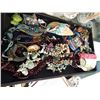 Image 1 : ASSORTED JEWELERY IN TRAY