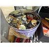Image 1 : ROUND TIN OF ASSORTED VINTAGE AND OTHER BUTTONS