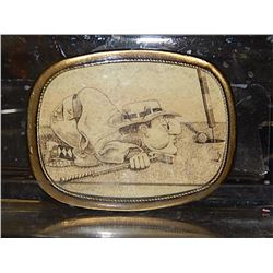 BELT BUCKLE - GOLFER - BLOWING THE LAST SHOT