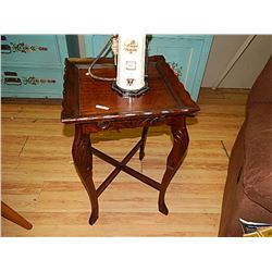 VINTAGE SQUARE MAHOGANY SIDE TABLE