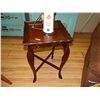Image 1 : VINTAGE SQUARE MAHOGANY SIDE TABLE