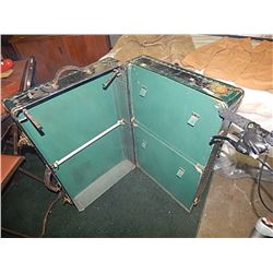 VINTAGE STEAMER TRUNK