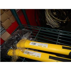 AXE 2 ½ LB  - NEW - 2 TONE FIBRE GLASS HANDLE - A006970A