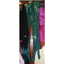 CLOTHING - GREEN PANTS AND TOP