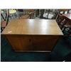 Image 3 : CABINET WITH LIGHTING LID - 2 DOOR