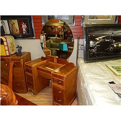 VINTAGE VANITY WITH ROUND MIRROR - 1940'S