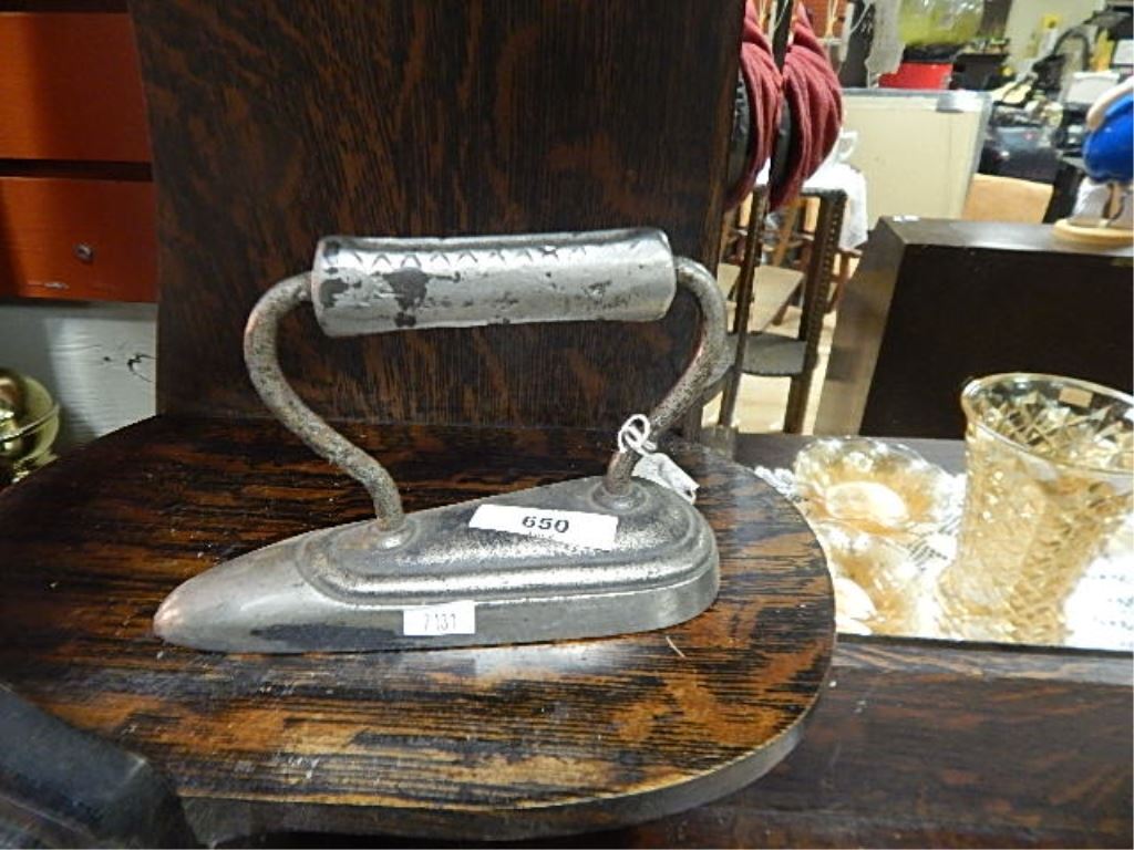 VINTAGE SAD IRON CHROME