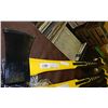 Image 1 : AXE 3½ LB  - NEW - 2 TONE FIBRE GLASS HANDLE A006972