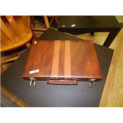 BACKGAMMON SET