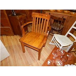 VINTAGE OAK OFFICE CHAIR