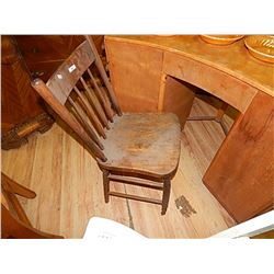 VINTAGE OLD COUNTRY SIDE CHAIR