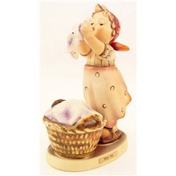 VINTAGE HUMMEL "WASH DAY" FIGURINE