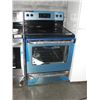 Image 1 : FRIGIDAIRE STAINLESS STEEL AND BLACK GLASS TOP STOVE - FRONT OVEN DOOR GLASS SMASHED