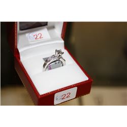 LADIES 14KT WHITE GOLD DIAMOND SET ENGAGEMENT RING WITH 4 DIAMONDS, APPROX 0.28CARAT, AND 8