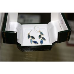 PAIR OF 14KT GOLD DANGLING NATURAL BLUE SAPPHIRE EARRINGS WITH 8 SAPPHIRES, APPROX 5.50CARATS