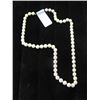 Image 2 : ONE STRAND OF ROUND WHITE AKOYA CULTERED PEARLS