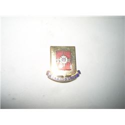 VINTAGE WWII EXTREMELY RARE PIN BACK MTEAL BADGE *SET AND READY* VALUE $52.00+!! PIN BACK CAME OUT O