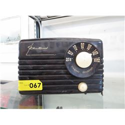 Vintage Fleetwood Bakelite Radio