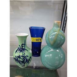 3 Decorative vases