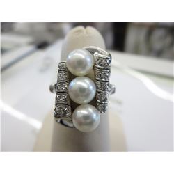 14KT White Gold -  Akoya Pearl & Diamond Ring