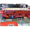 Image 4 : 4 Scale model buses