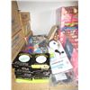 Image 1 : Assorted household items
