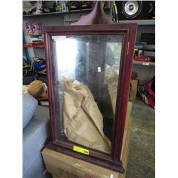 Wall mountable corner display case