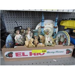Vintage and/or collectible decorative items.