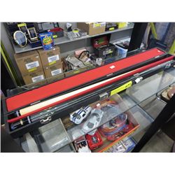 Cooper pool cue in fitted case