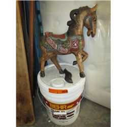 15L Pail of Behr latex paint & a carved wood horse