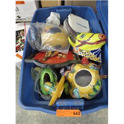 Tote of household decorative items