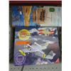 Image 1 : 2 Collectible models