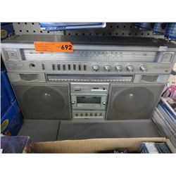 Vintage - Realstic  AM/FM stereo/cassette system