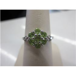 Green Peridot cluster ring set with 8 Diamonds