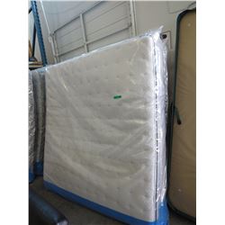 NEW-Queen size Kingsdown memory foam mattress