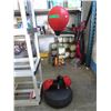 Image 1 : Punching bag & gloves