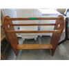 Image 1 : Wood floor standing quilt rack