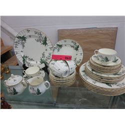 Royal Worcester "Valencia" Bone china - 38 pieces