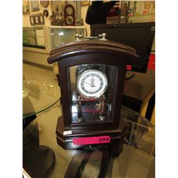 Pendulum mantle clock