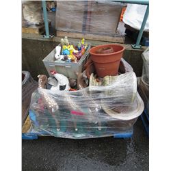 Pallet of misc. garden ornaments & pots