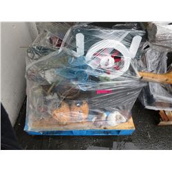 Pallet of misc. garden ornaments