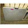 Image 1 : Folding resin tables - Used