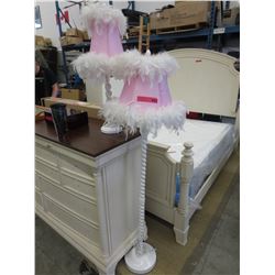 2 Lamps with pink and feathered shades