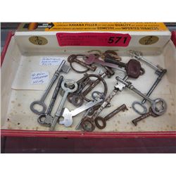 20 Skeleton keys, some antique